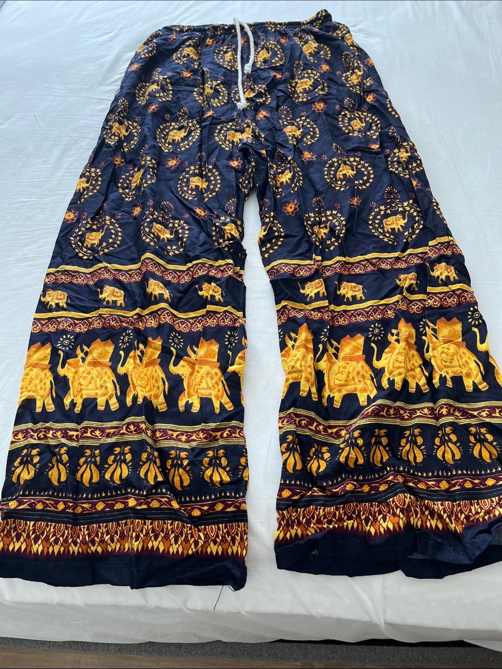 ❤️3 for $30 Item Vibrant elephant print wide leg pants. Excellent condition. - Picture 2 of 3